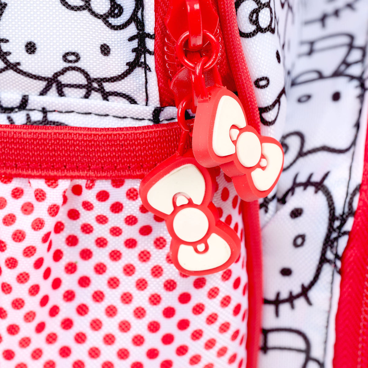 hello-kitty-classic-backpack-cooler-e4 00027925-Z.jpg