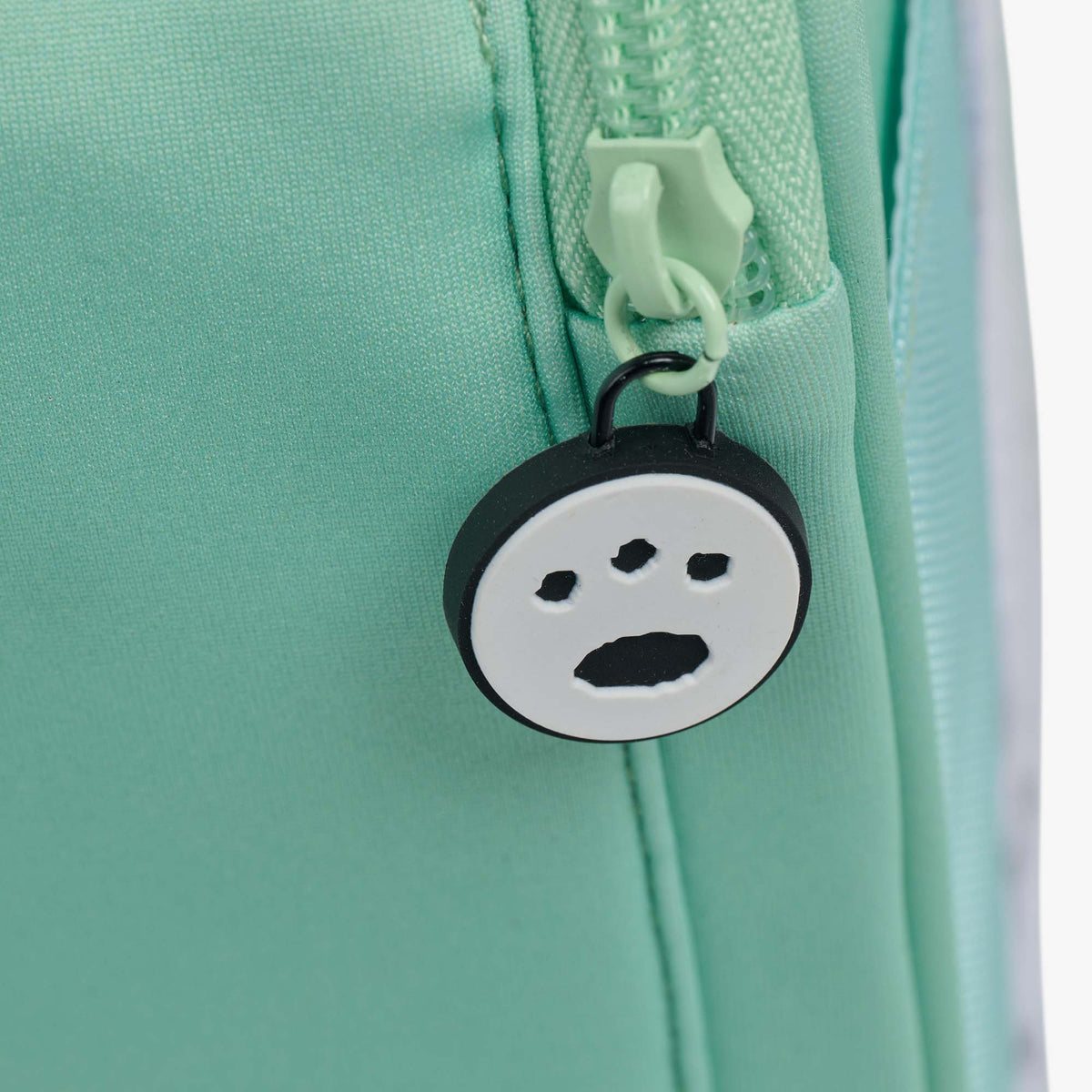 pochaccotm-slim-lunch-cooler-bag-z5 00028031-Z.jpg