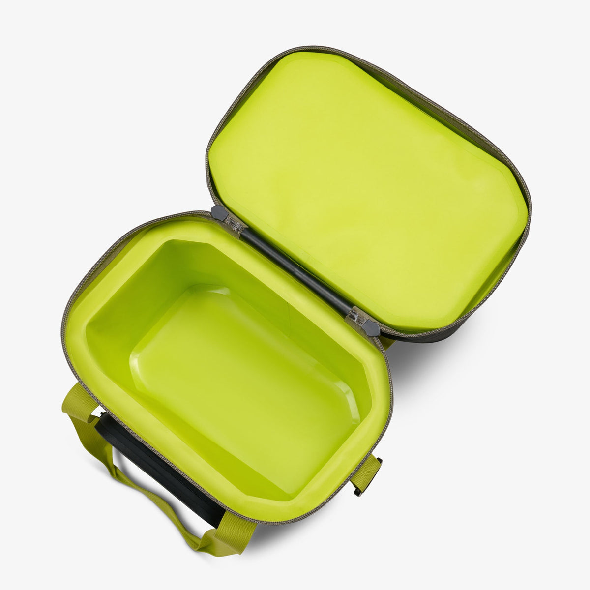 trailmate-18-can-cooler-bag-i7 00066772-O2.jpg